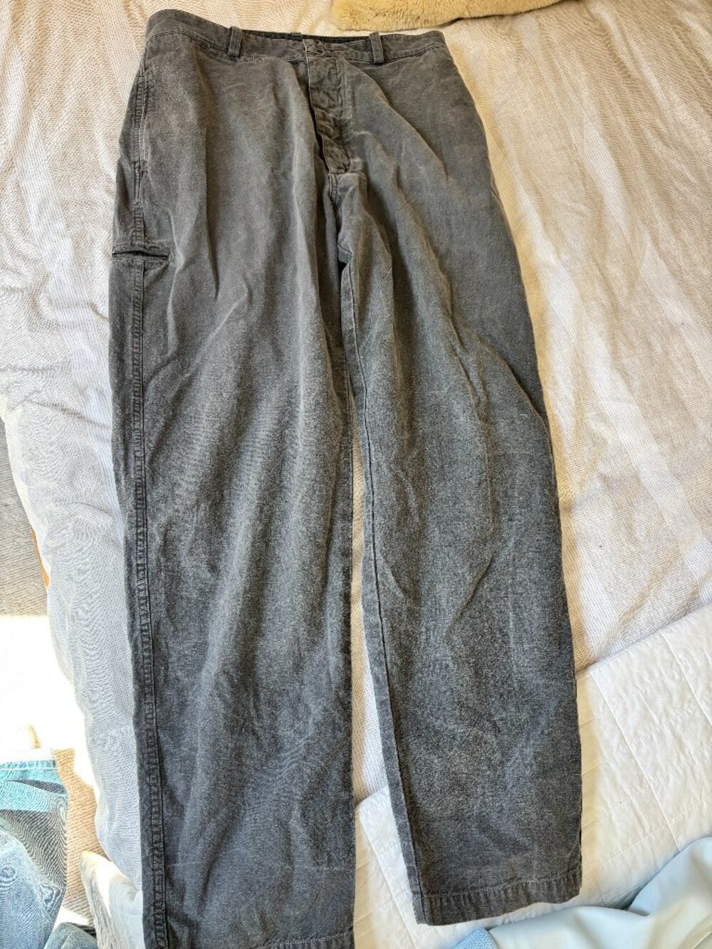Men's Faded Black Cargo Pants